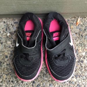 Nike free kids shoes